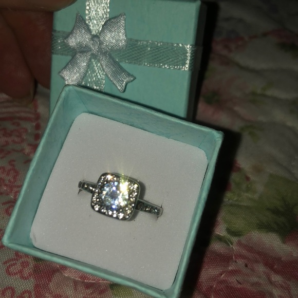 Unbranded Jewelry - Engagement ring